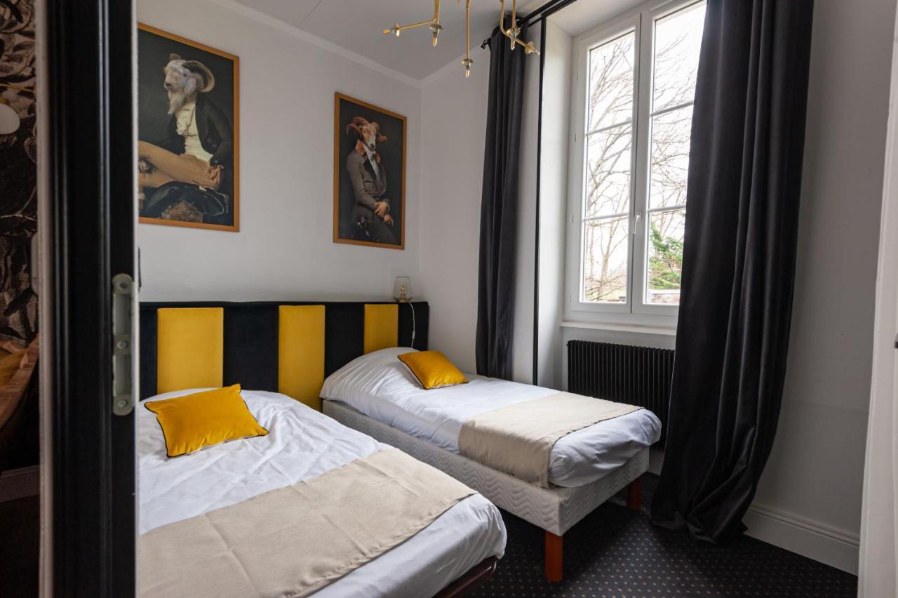 Chateau Des Ayes - Chambres & Suites Saint-Etienne-de-Saint-Geoirs Экстерьер фото